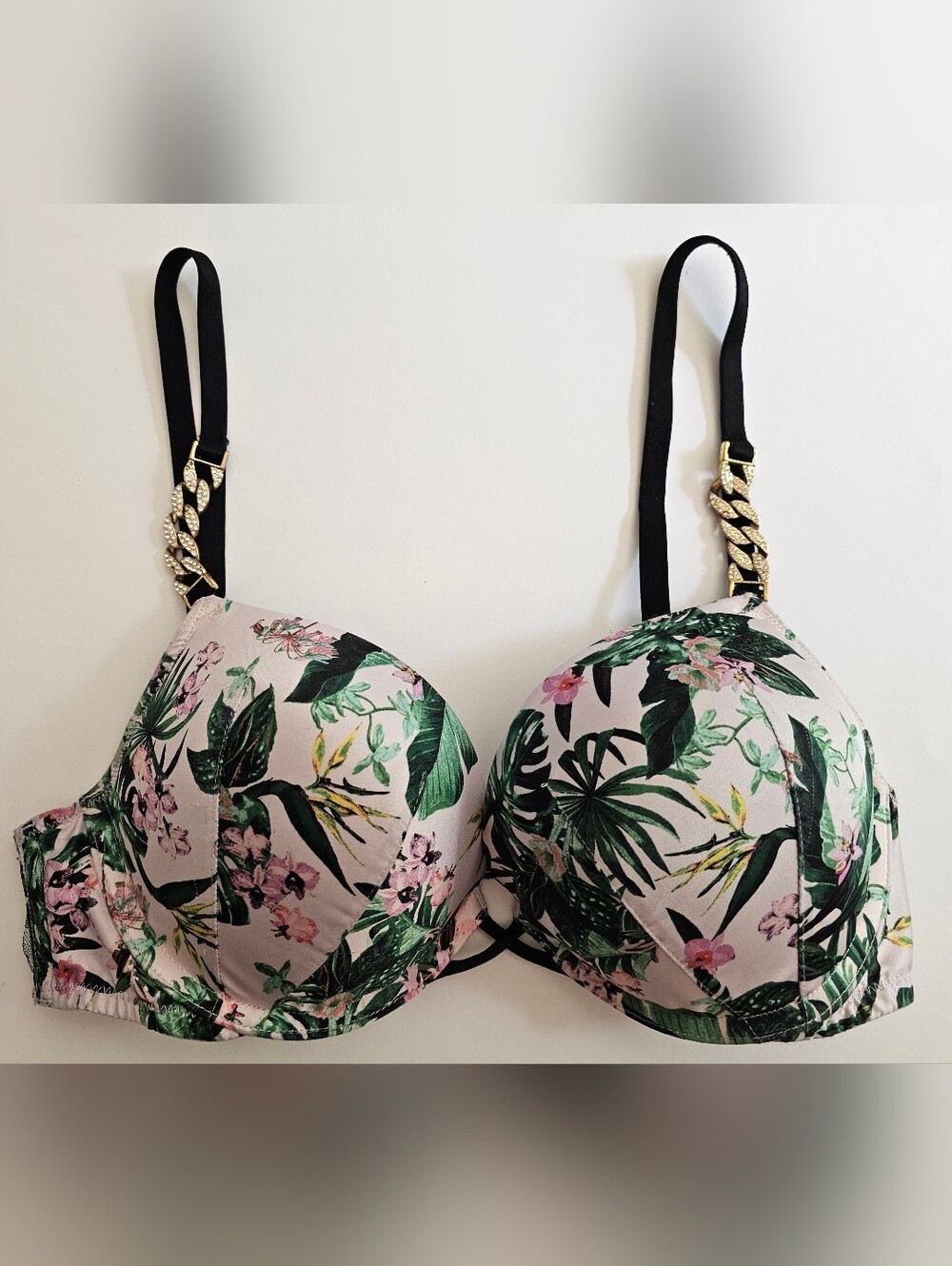 GUC Victoria's Secret Very Sexy Bombshell Plunge Add 2 Cups 34 B Bra